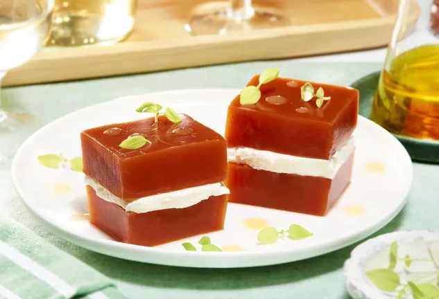 Gelatina de tomate y queso