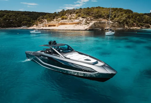 Yate hundido lamborghini influencers