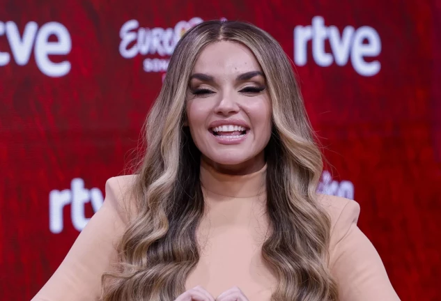 Melody durante su rueda de prensa post-Eurovisión.