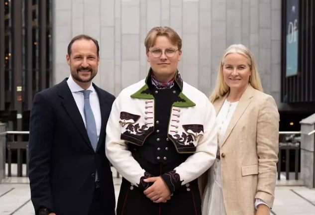 Sverre Magnus con sus padres