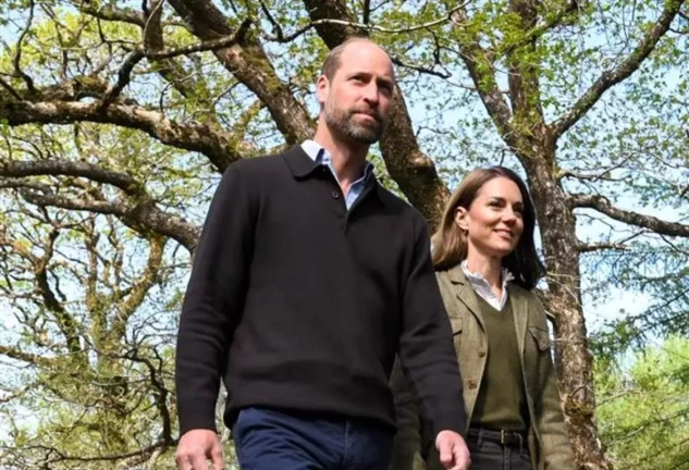 Kate y Guillermo dando un paseo