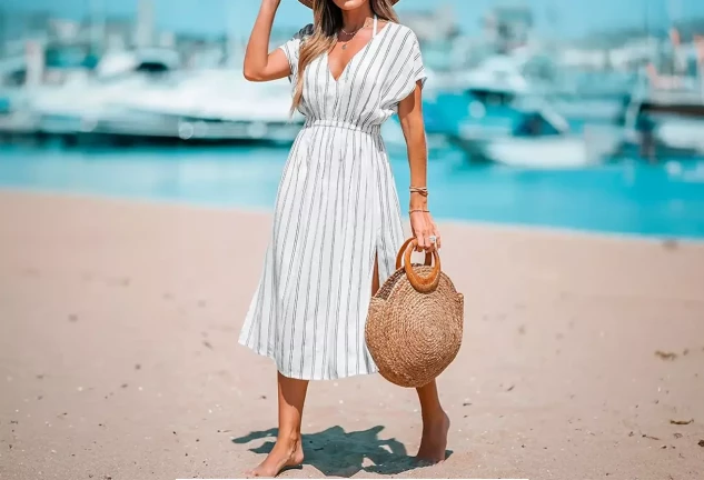 Vestido midi de verano a rayas ideal para playa y piscina.