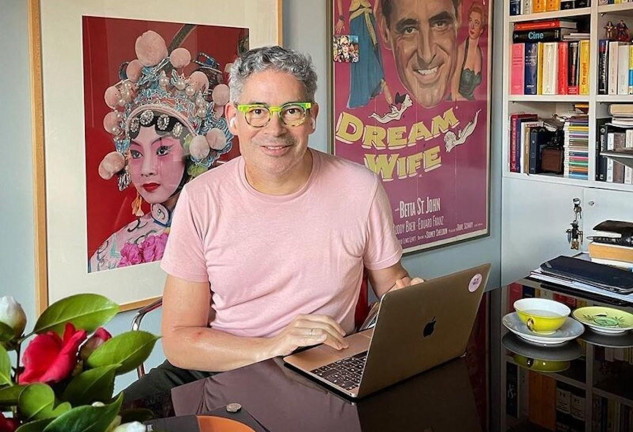 Así es el piso de Boris Izaguirre: muy chic y lleno de color