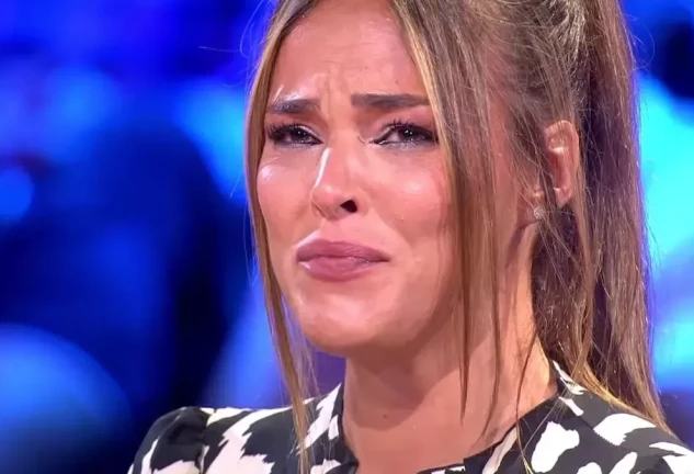 Marta Peñate llorando