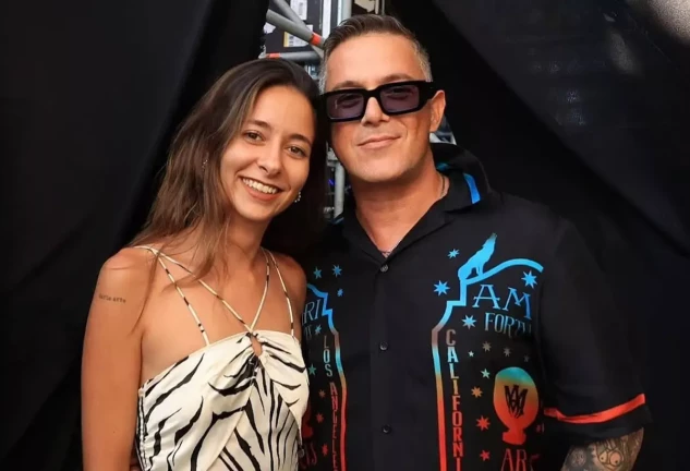 Ivet y Alejandro en una imagen de Instagram, cuando ella formaba parte del grupo de fans del cantante.