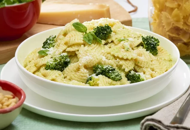 Pasta con pesto de brócoli