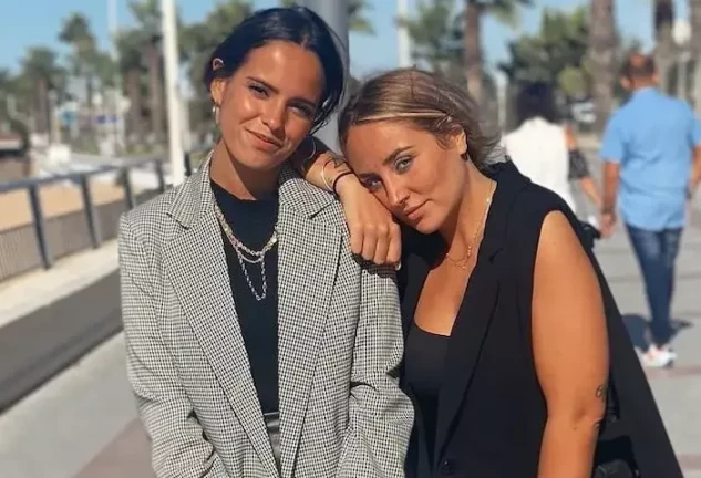 Gloria Camila y Rocío Flores.