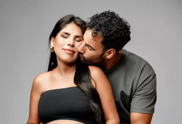 Isa Pantoja, embarazada, junto a Asraf Beno