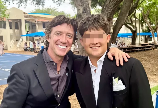 Colate en la graduación de su hijo