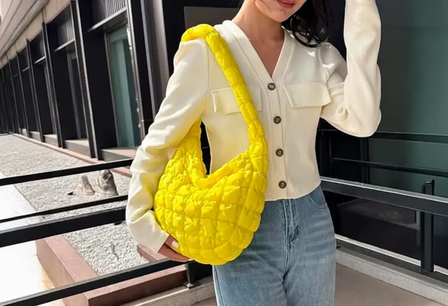 bolso amarillo amazon