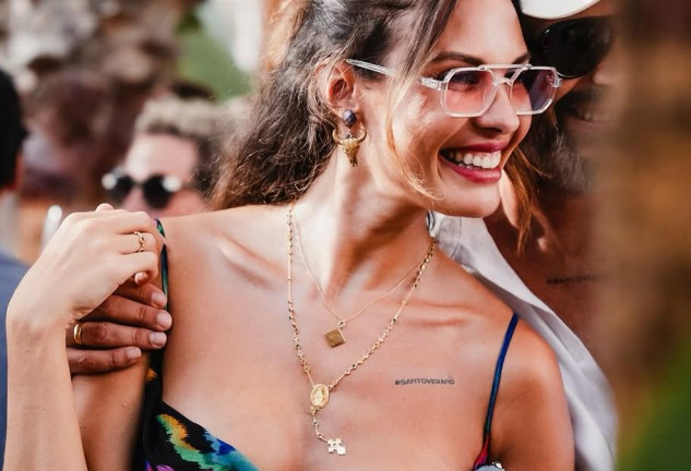Jessica Bueno celebra sus 35 años en su mejor momento: rodeada de amigos y con guiño a 'Supervivientes'