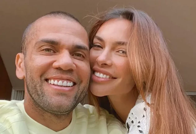 Dani Alves y Joana Sanz.
