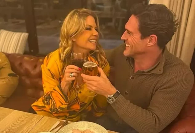 Makoke y Gonzalo en una imagen de redes, juntos y felices en una cena