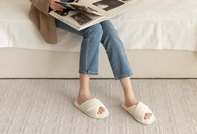 Zapatillas de casa mujer con memory foam y suela antideslizante.