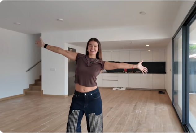Entramos en la nueva y espectacular casa de Laura Escanes en Menorca: "Necesito muchas camas”