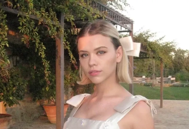 Almudena Lapique. Redes sociales.