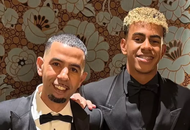 Padre Lamine Yamal con su hijo