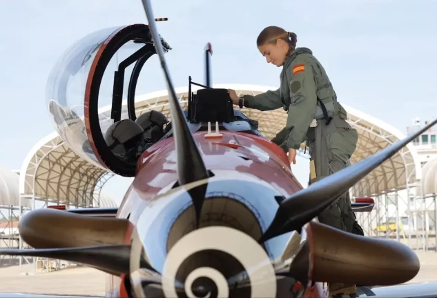 Leonor primer vuelo en solitario 1