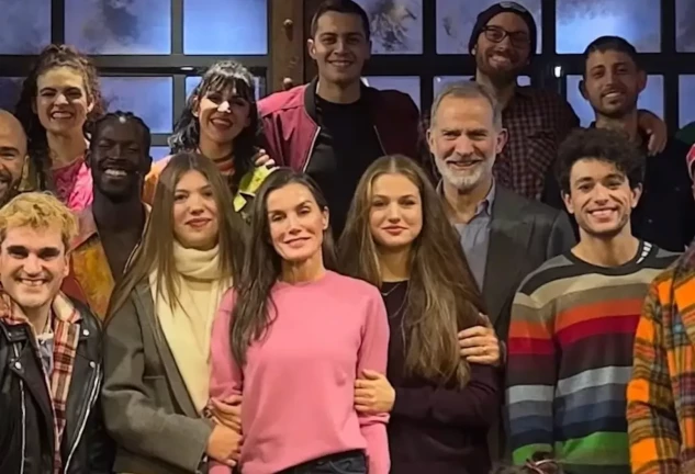 Los Reyes y sus hijas, de escapada al musical 'Rent' 2