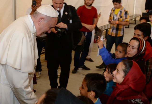 El Santo Padre tuvo gestos y palabras de esperanza para las mujeres y los niños, los más desfavorecidos de este conflicto.