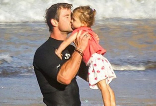 El australiano es un padre modelo que disfruta de cada minuto con sus hijos.  