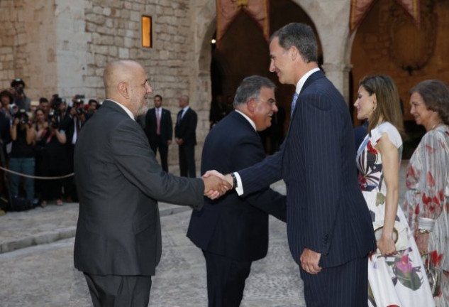 La recepción a las autoridades en el palacio de la Almudaina cerró las vacaciones oficiales de la Familia Real española. 