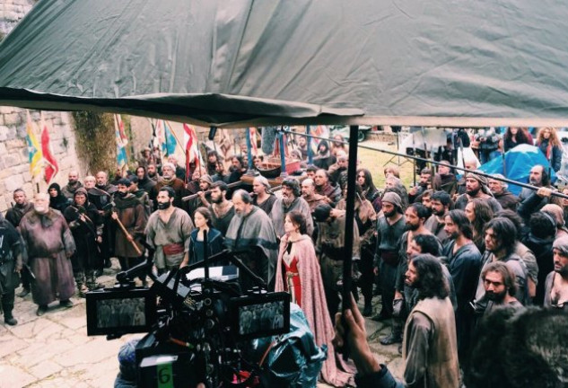 En la localidad de Sos del Rey Católico se han grabado algunas escenas de la serie. 