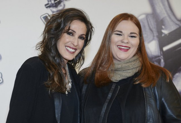 La flamante ganadora, junto a Malú, su «coach» en «La Voz 4», quien le augura una brillante carrera musical. 