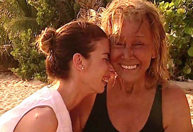 Alba visitó a su madre cuando ésta participó en «Supervivientes». 