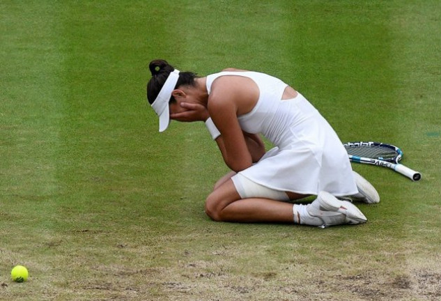 Tras alzarse con la victoria contra Venus Williams, la española se echó a llorar, emocionada.