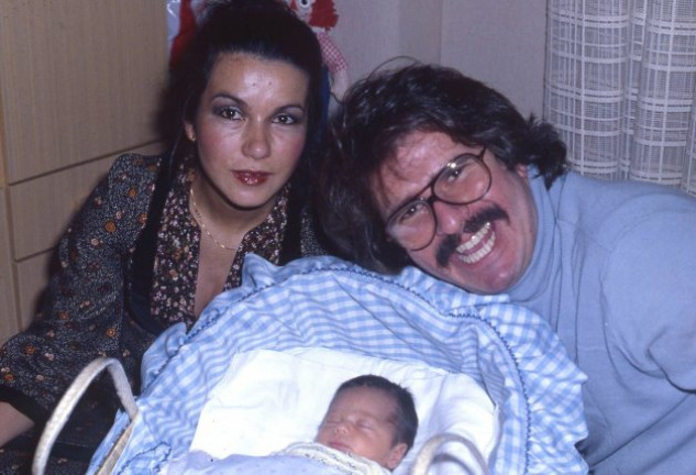 El humorista con su segunda esposa, Rocío, y su hijo.