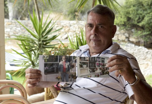 Esteban ha luchado durante 10 años para que le reconozcan como hijo de Juan Vélez Utrera, un rico terrateniente sevillano. 