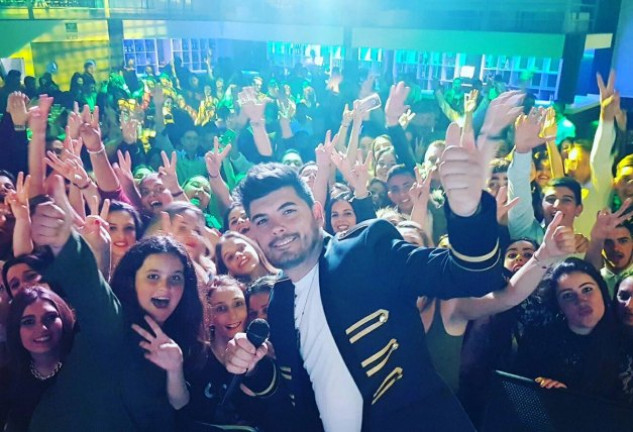 El artista seduce al público en todos sus conciertos.