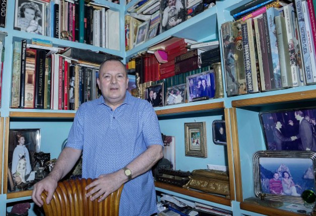 El famoso vidente nos ha recibido en su casa.
