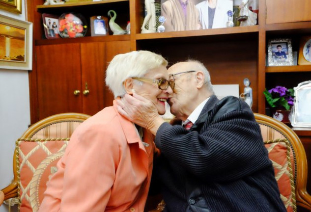 Tras casi 75 años de casados, la pareja se quiere como el primer día. 