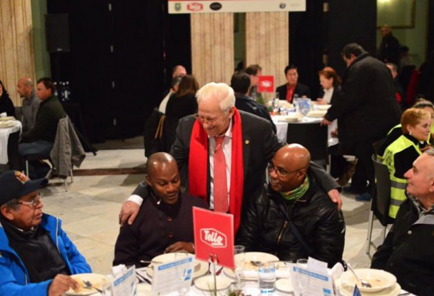 El sacerdote asturiano estuvo muy cariñoso y atento con sus invitados.