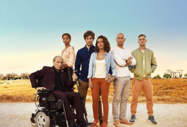 Los actores, en una imagen promocional de la serie.