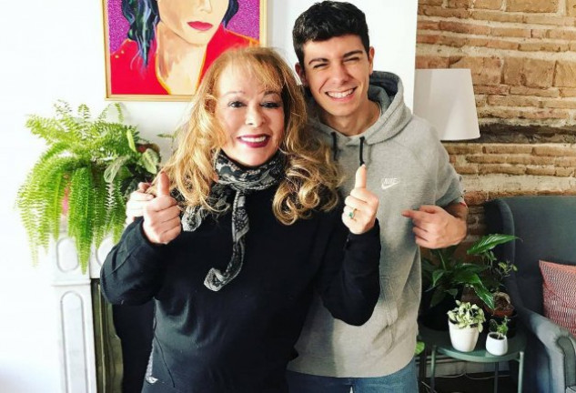 La cantante con Alfred, al que ha conocido hace poco.