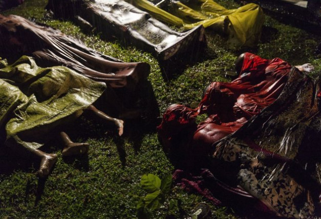 Los cuerpos de refugiados rohingyas, después de que el bote en el que intentaban huir se hundiera.