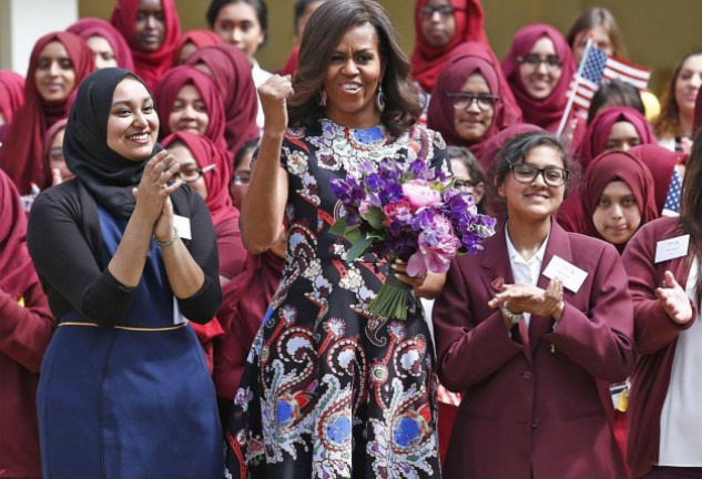 Michelle Obama defiende el poder de la educación en el proceso de empoderamiento de la mujer.
