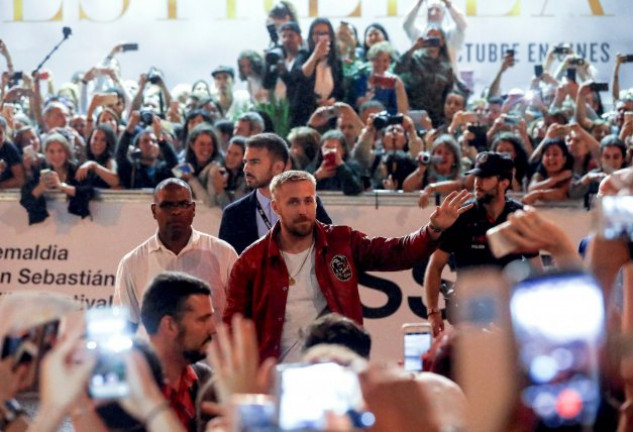 Ryan Gosling a su llegada al Festival de San Sebastian.