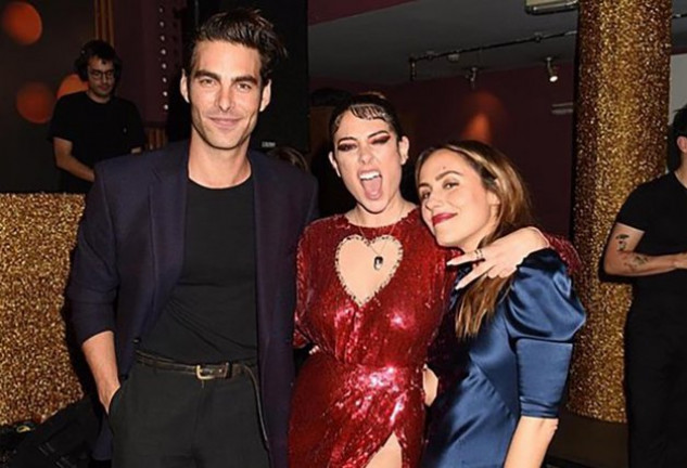 Blanca Suárez con Jon Kortajarena e Irene Montalà.