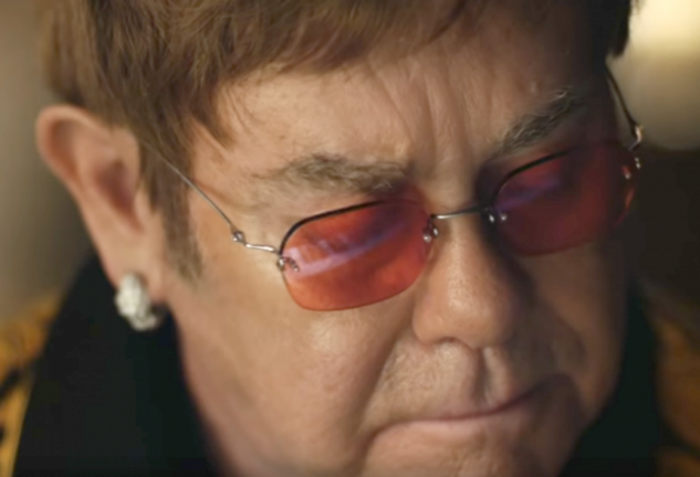 Elton John en un momento del anuncio.