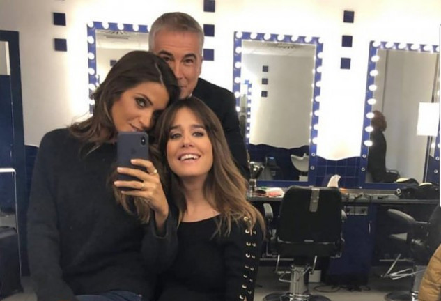 Sara, con Isabel Jiménez y David Cantero, el día de su reincorporación a Mediaset.