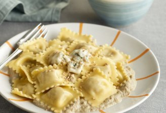 Pasta rellena con crema de berenjena