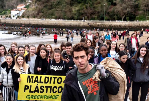 Jon es uno de los rostros más visibles de la campaña «Maldito plástico» de Greenpeace