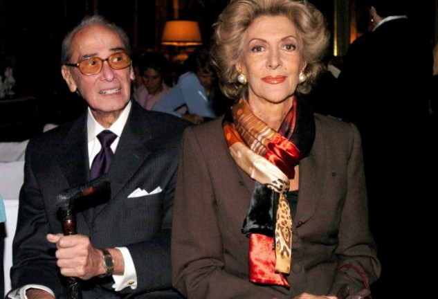 Pitita con su marido, el que fuera diplomático Mike Stilianopoulos, fallecido en noviembre del 2016.