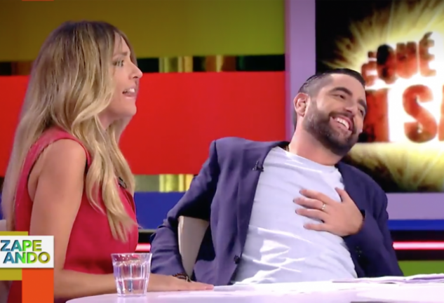 Anna Simón y Dani Mateo han comentado en tono de humor algunas noticias de «Sálvame».