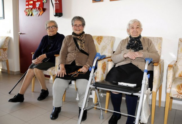 Manuela Pérez, Juana Martín y Alicia Rodríguez son tres de las satisfechas usuarias del Centro de Día de Pescueza.