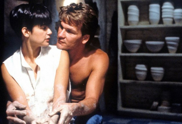 Demi Moore y Patrick Swayze en una de las escenas más conocidas de la película ‘Ghost’.